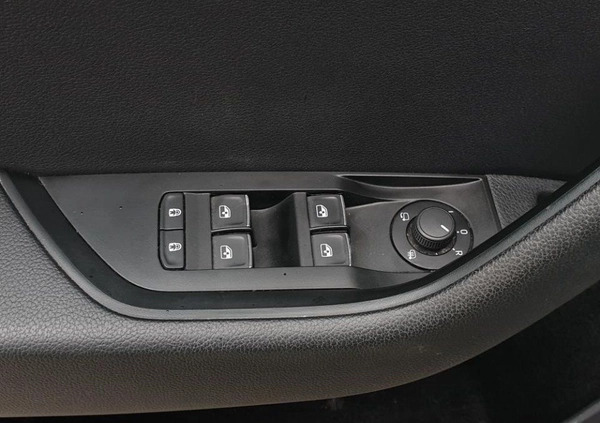 Skoda Superb cena 99900 przebieg: 104679, rok produkcji 2019 z Krapkowice małe 154